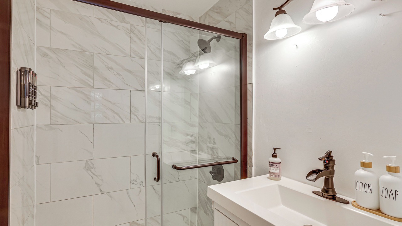 Photo of Bathroom in Lincoln Park