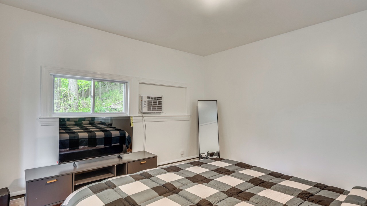 Photo of Bedroom in Lincoln Park