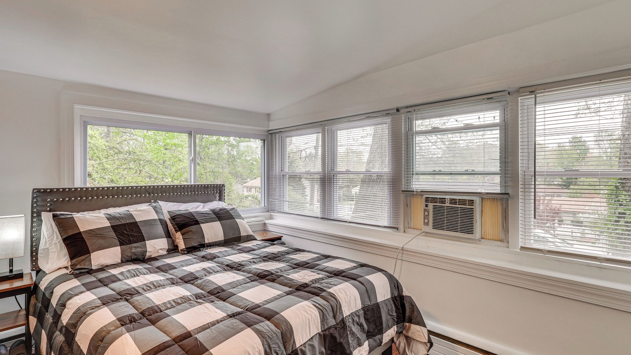 Photo of Bedroom in Lincoln Park