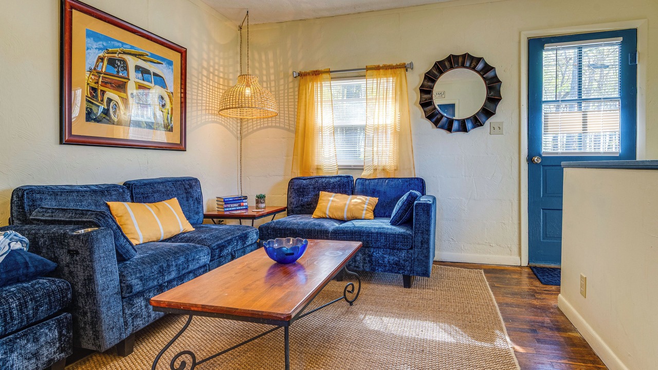 Photo of Livingroom in Monticello