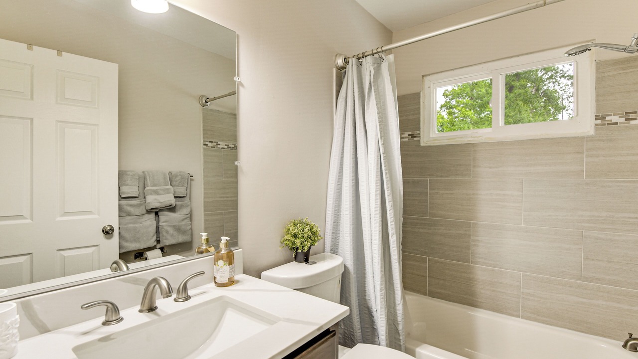 Photo of Bathroom in Seabrook