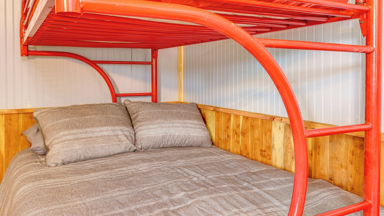 Photo of Bedroom in Higden