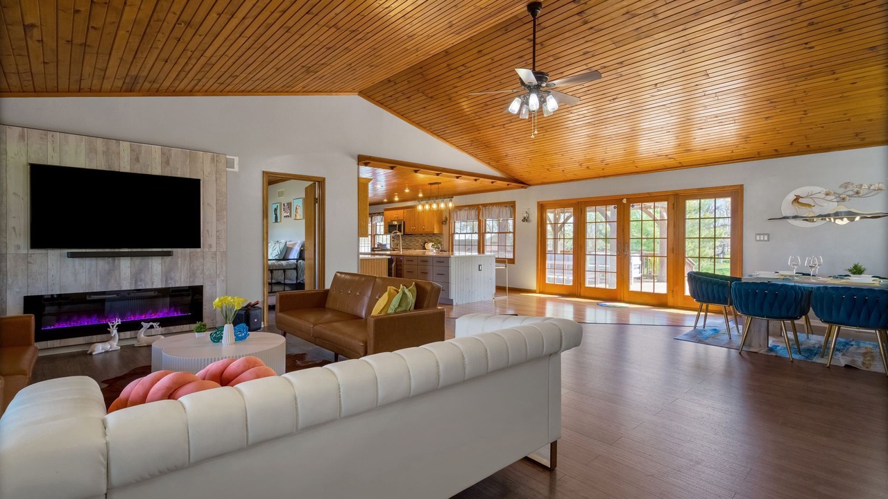 Photo of Livingroom in Pontiac