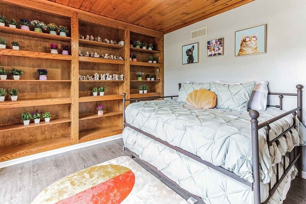 Photo of Bedroom in Pontiac
