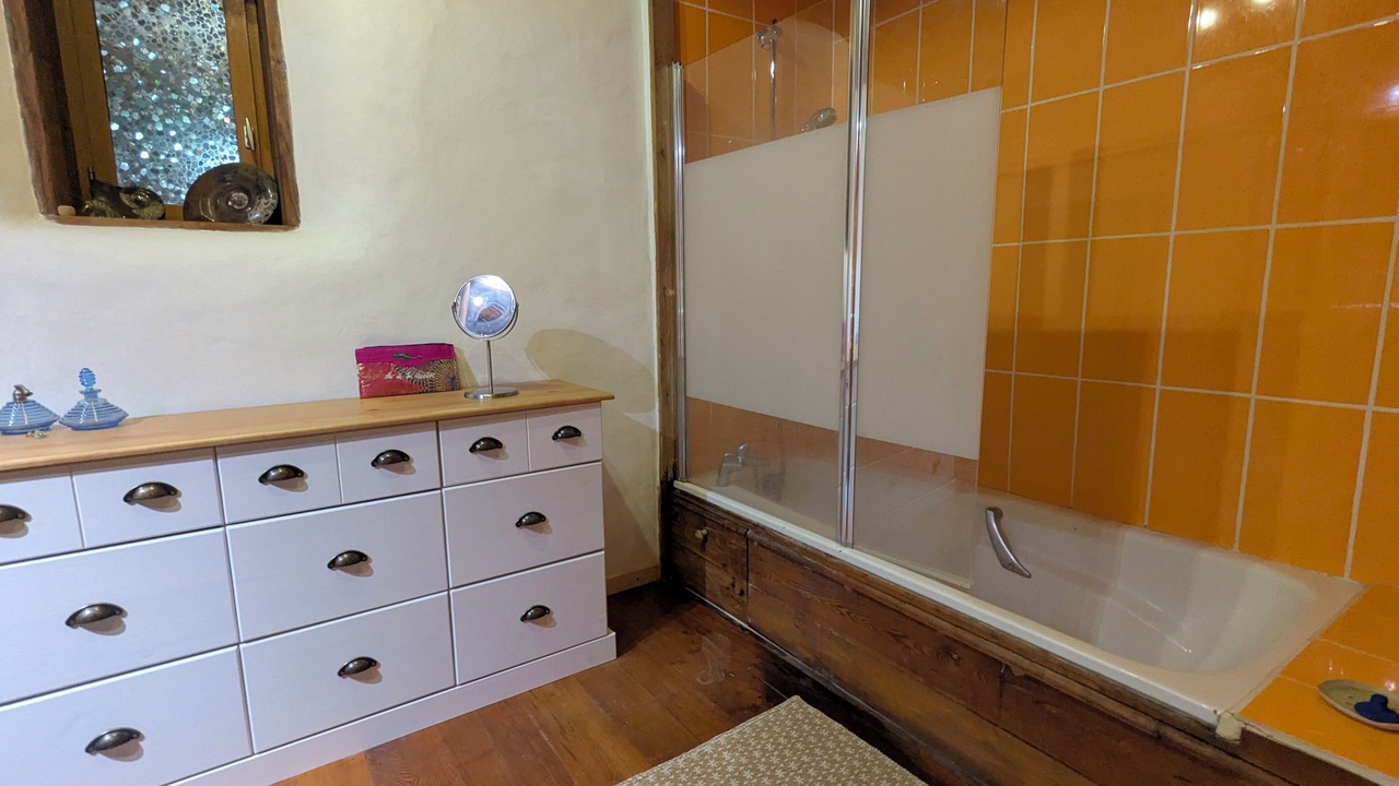 Photo of Bathroom in Martel