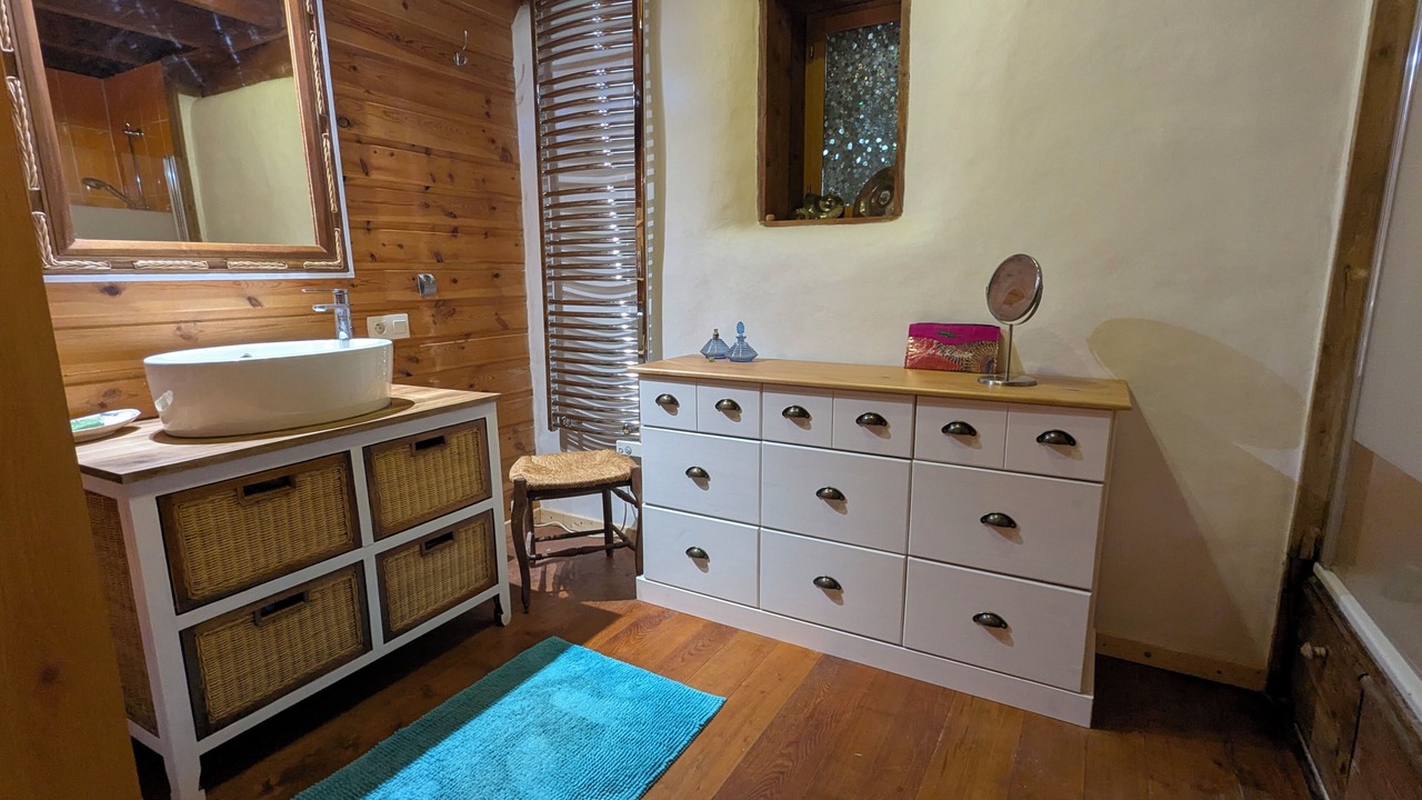Photo of Bathroom in Martel