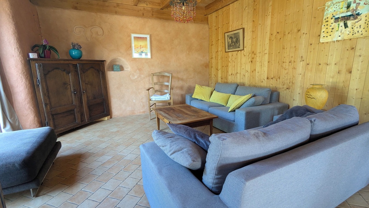 Photo of Livingroom in Martel