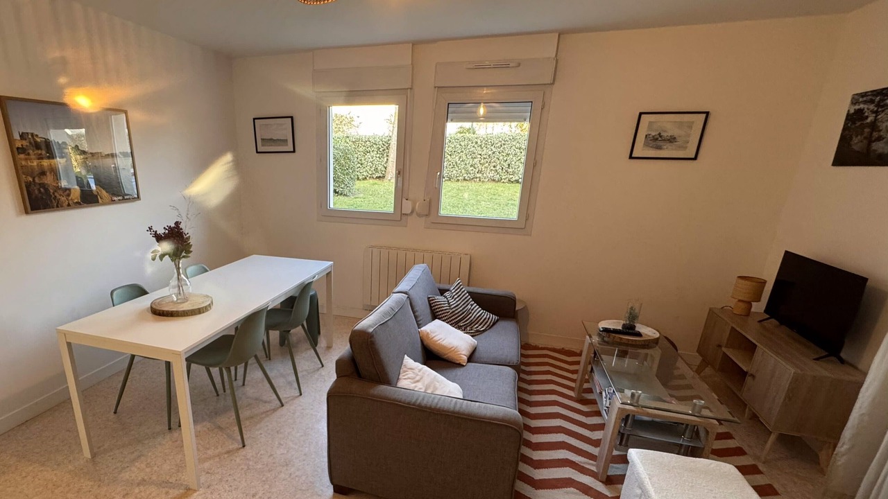 Photo of Livingroom in Saint-Briac-sur-Mer