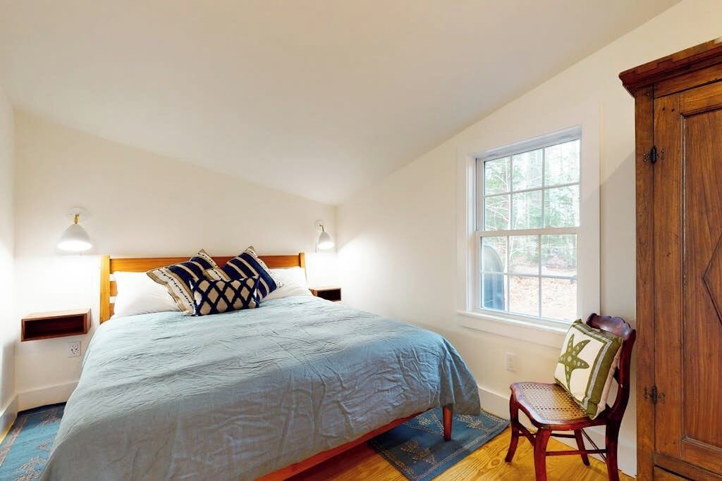 Photo of Bedroom in Nobleboro