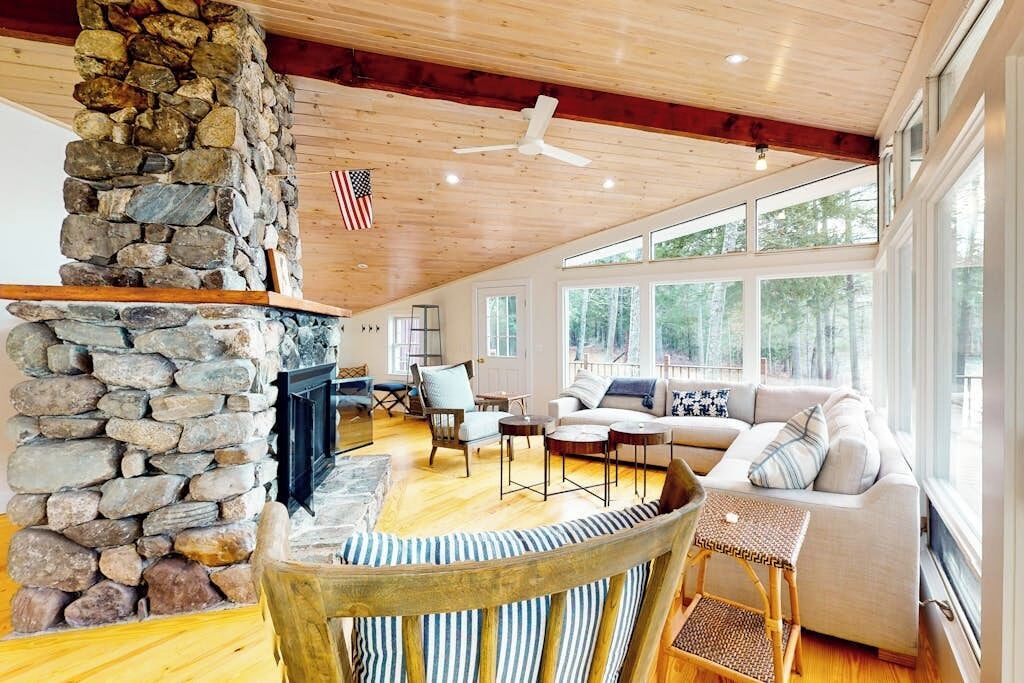 Photo of Livingroom in Nobleboro