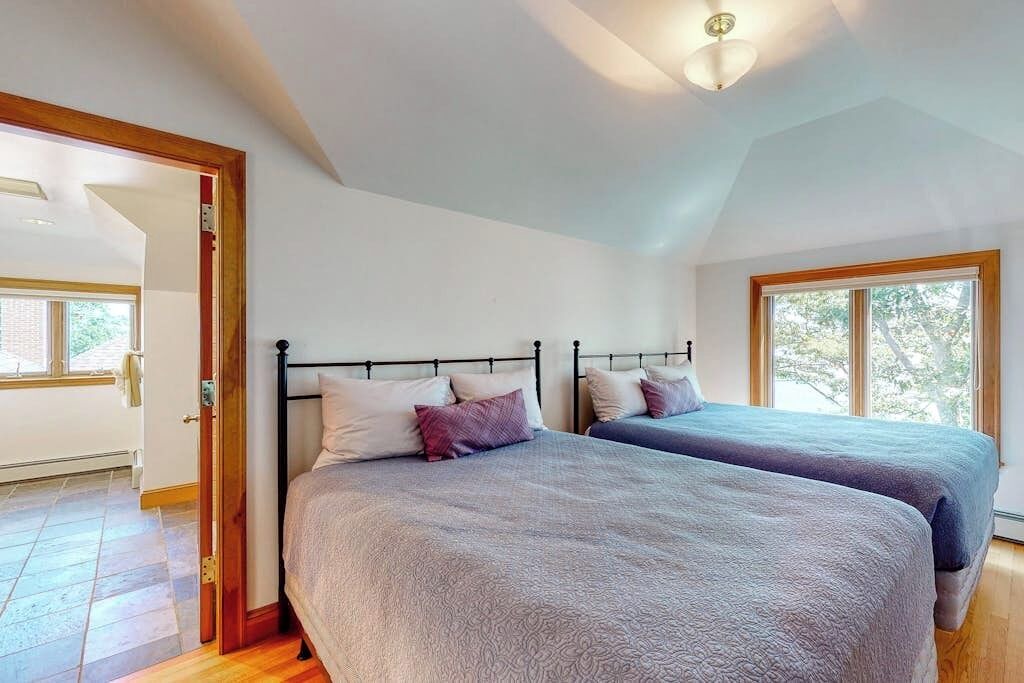 Photo of Bedroom in Isle of Springs