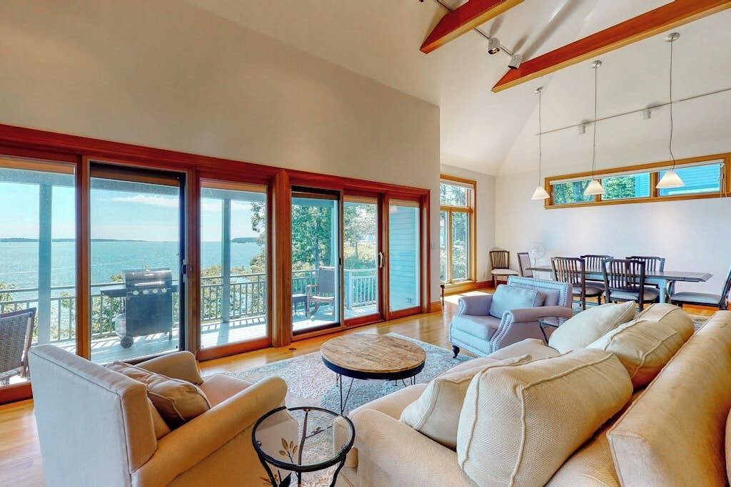 Photo of Livingroom in Isle of Springs