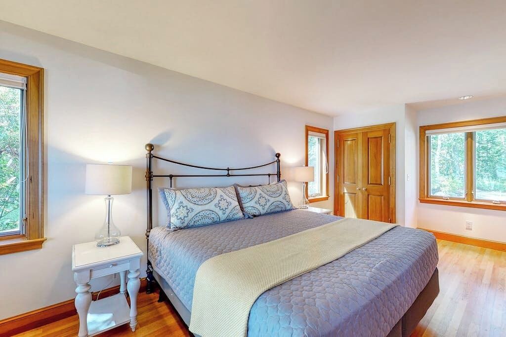 Photo of Bedroom in Isle of Springs