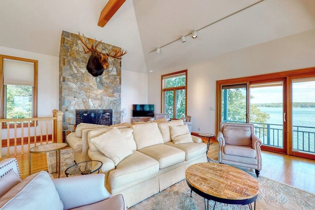Photo of Livingroom in Isle of Springs