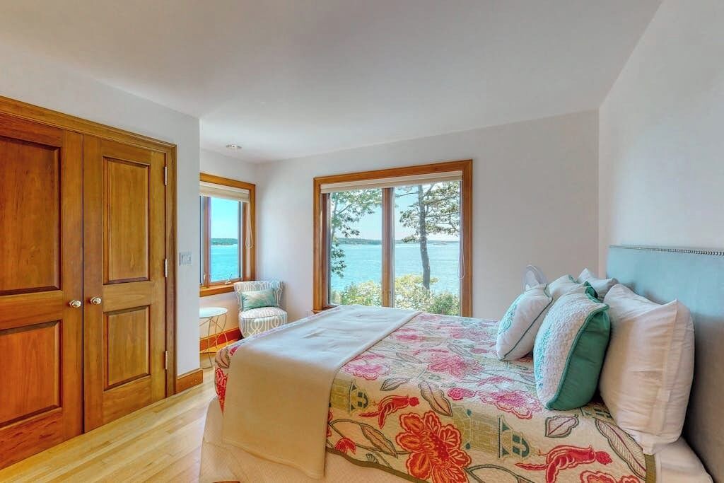 Photo of Bedroom in Isle of Springs