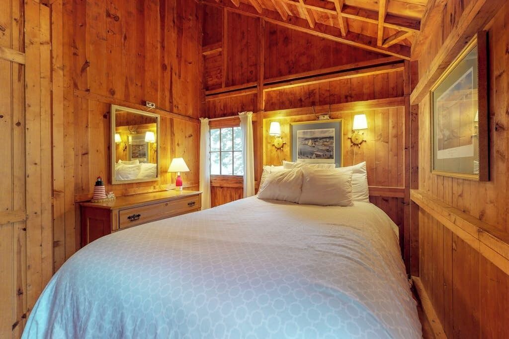 Photo of Bedroom in East Boothbay