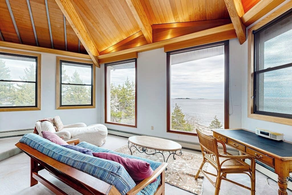 Photo of Livingroom in Ocean Point
