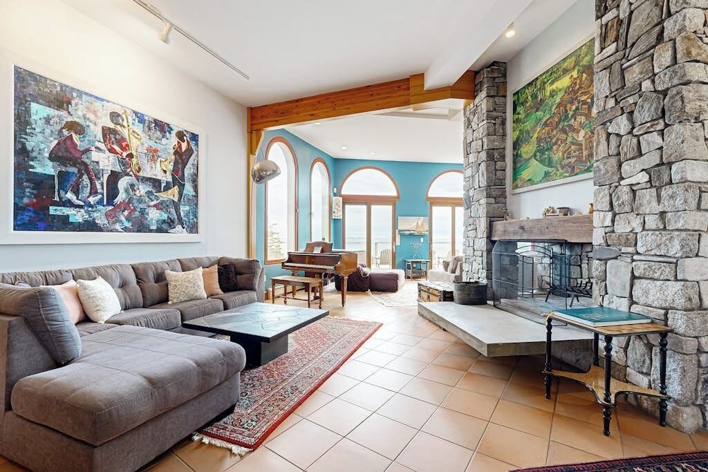Photo of Livingroom in Ocean Point