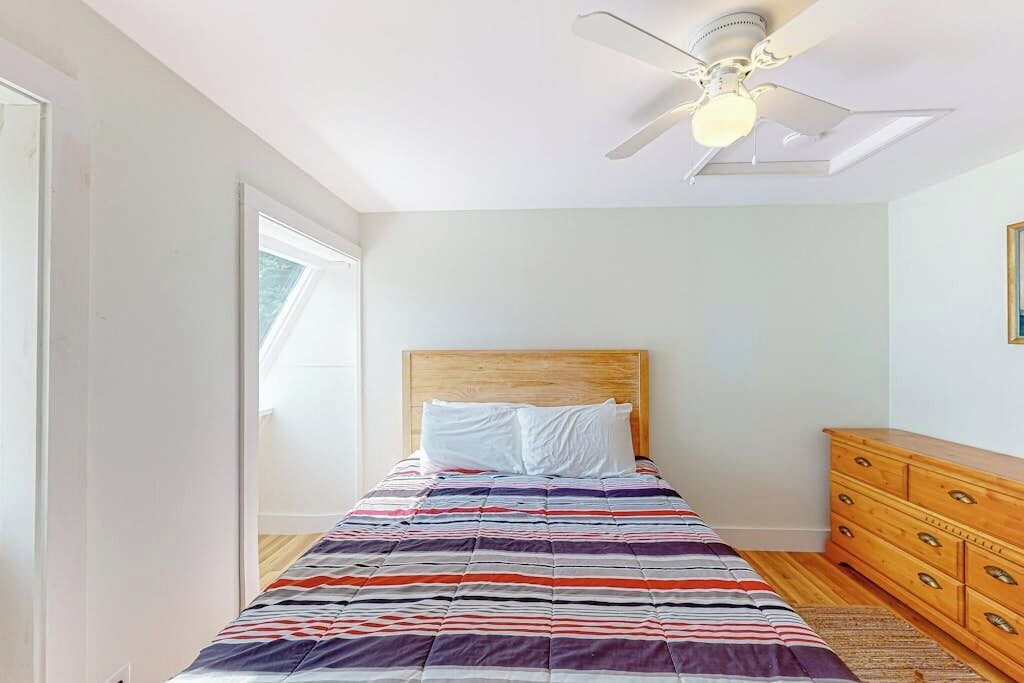 Photo of Bedroom in Boothbay Harbor