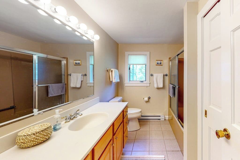 Photo of Bathroom in New Harbor