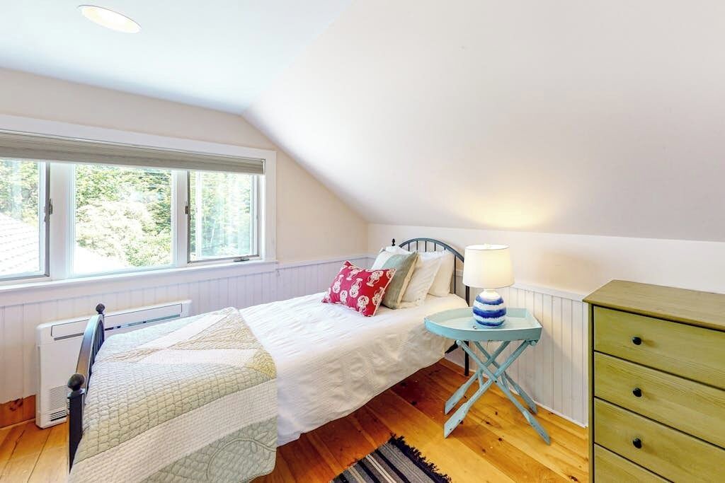 Photo of Bedroom in New Harbor