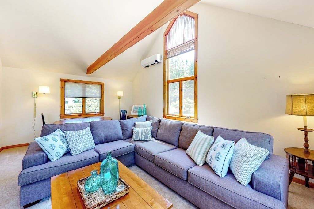 Photo of Livingroom in New Harbor