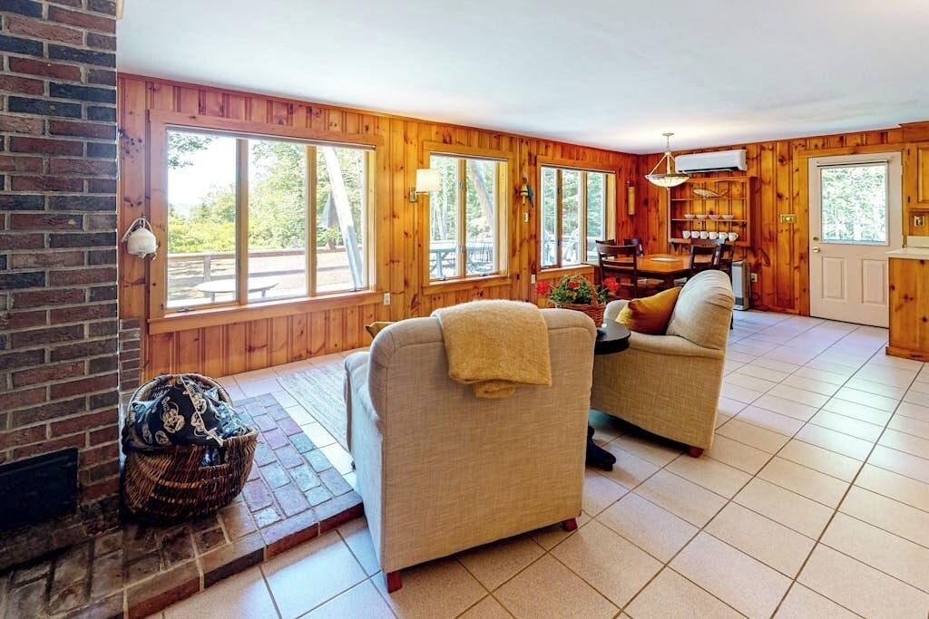Photo of Livingroom in New Harbor
