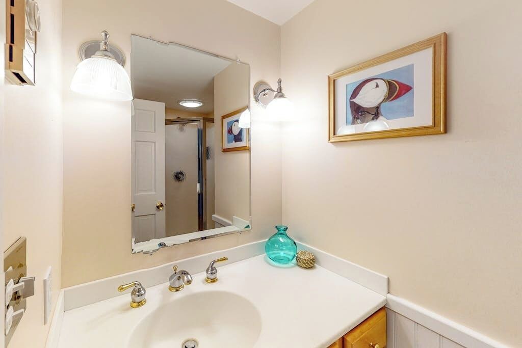 Photo of Bathroom in New Harbor