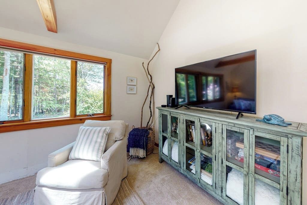 Photo of Livingroom in New Harbor