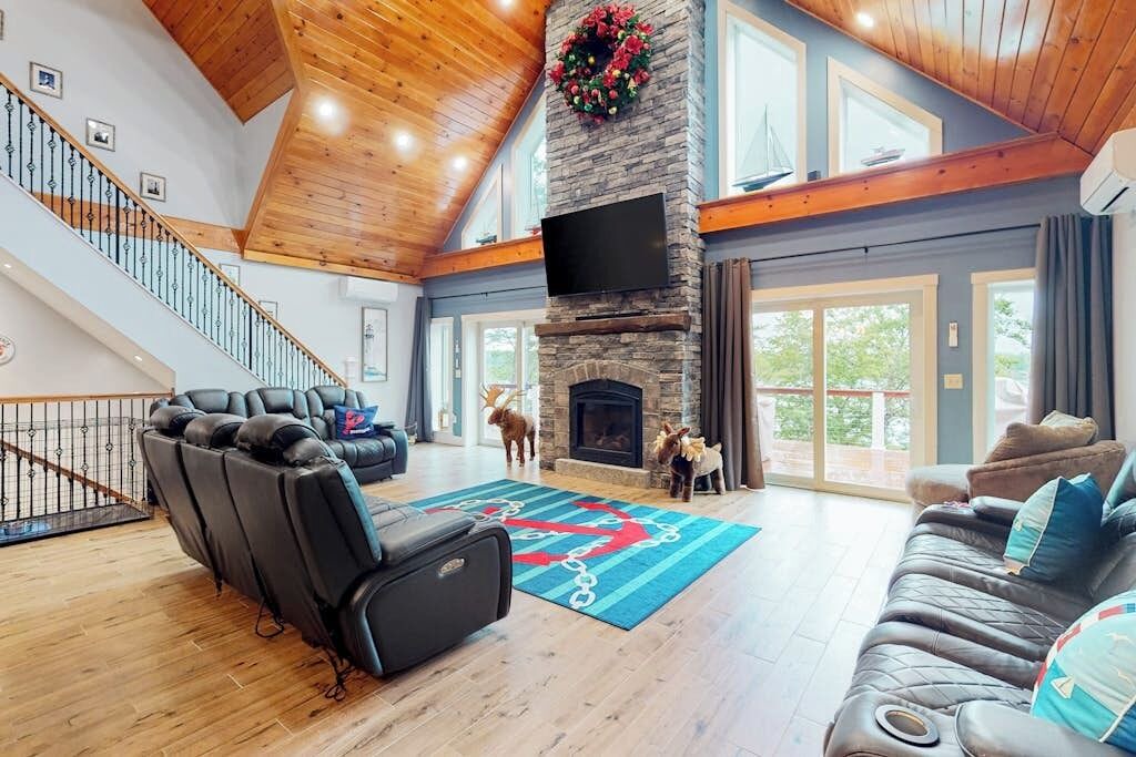 Photo of Livingroom in Boothbay