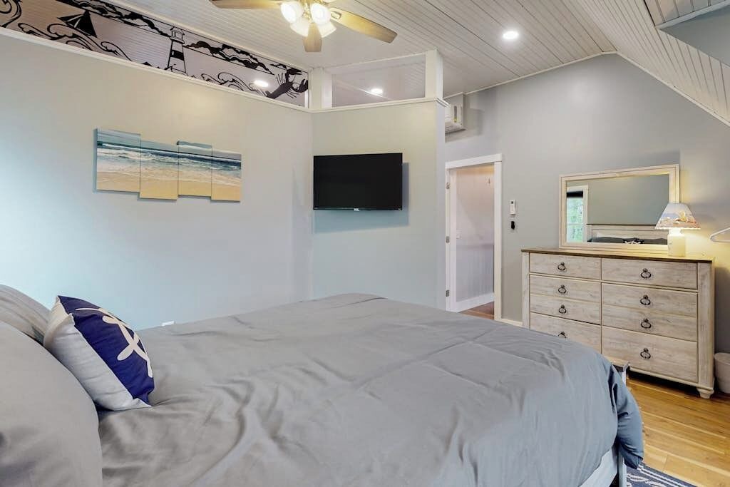 Photo of Bedroom in Boothbay