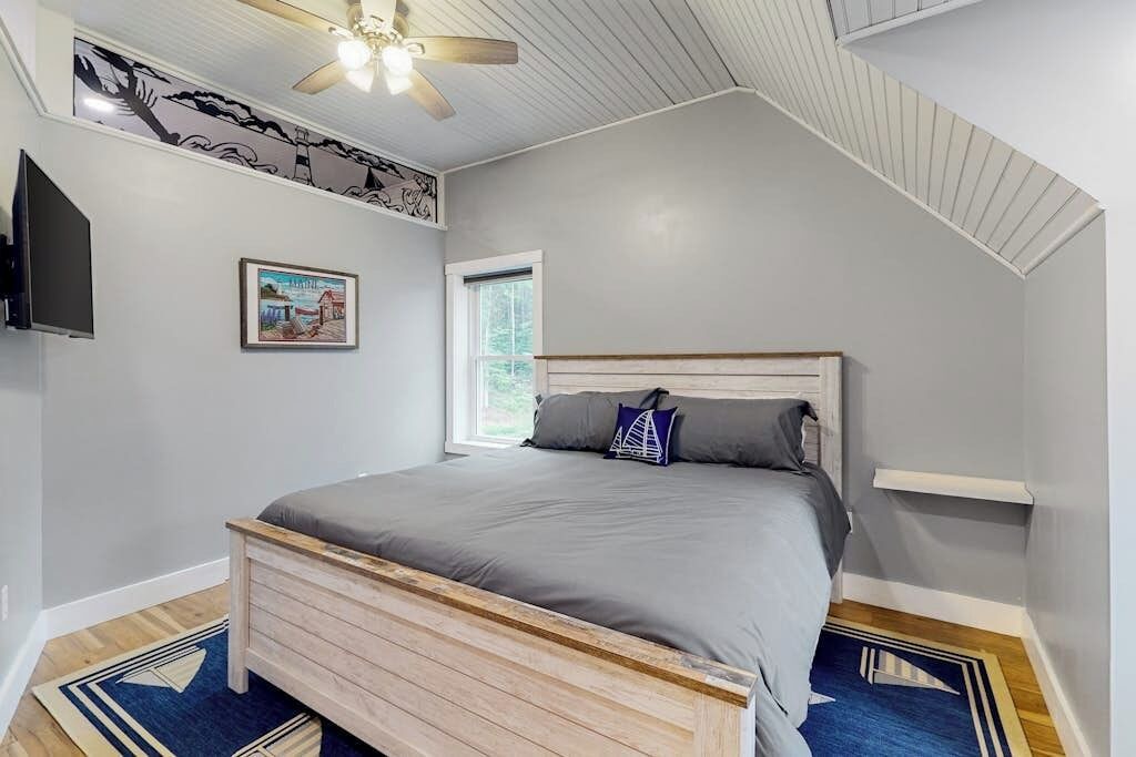 Photo of Bedroom in Boothbay