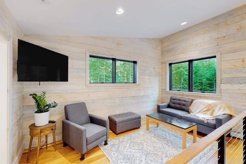 Photo of Livingroom in Lamoine