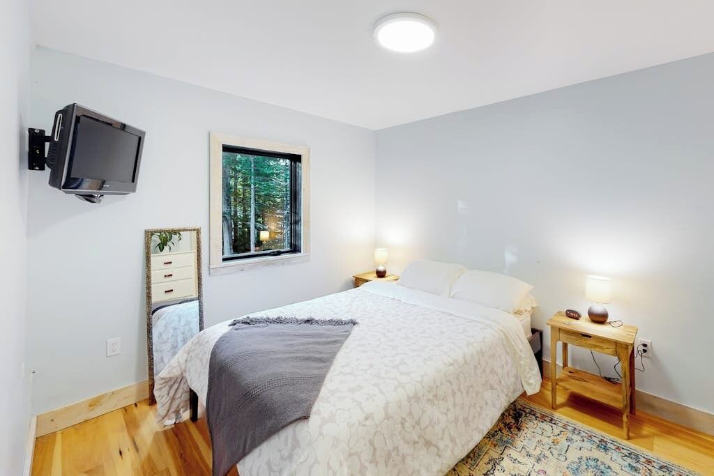 Photo of Bedroom in Lamoine
