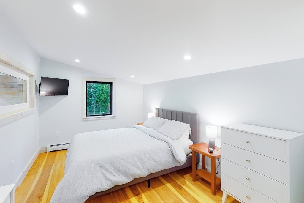 Photo of Bedroom in Lamoine