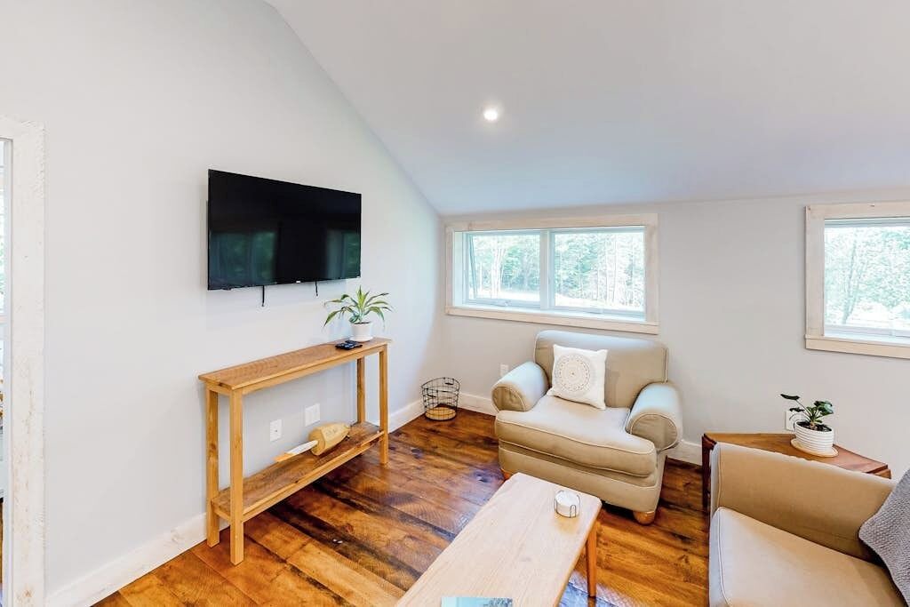 Photo of Livingroom in Lamoine