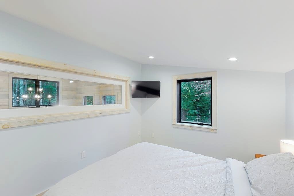 Photo of Bedroom in Lamoine