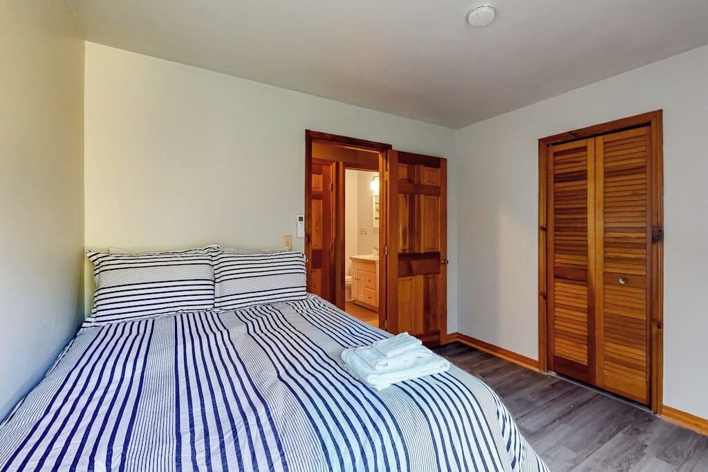 Photo of Bedroom in Damariscotta