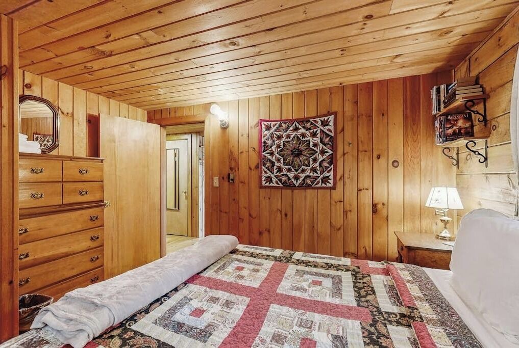 Photo of Bedroom in Beaver Cove