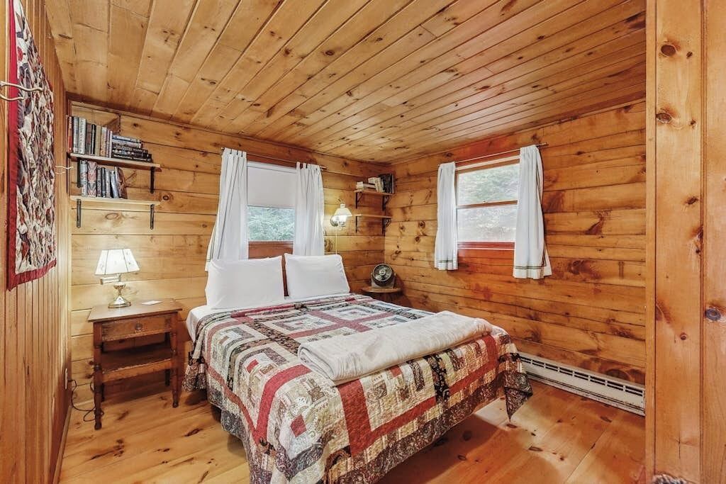 Photo of Bedroom in Beaver Cove