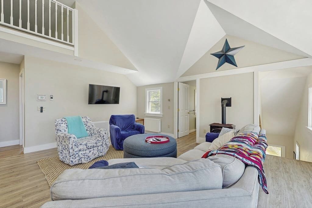 Photo of Livingroom in Bayside