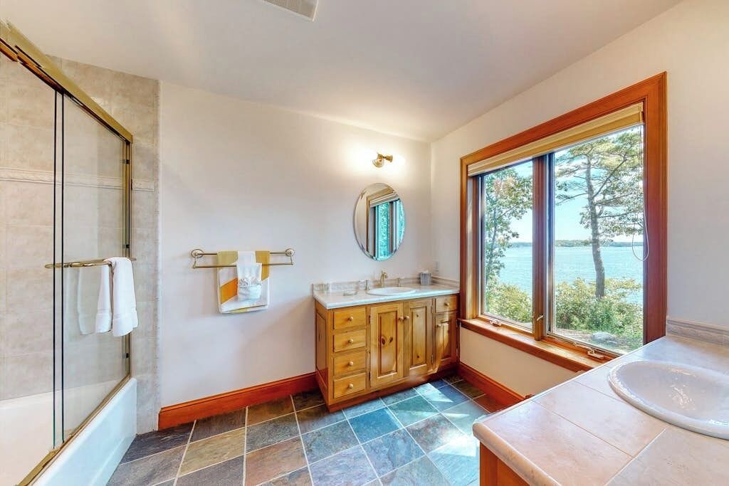 Photo of Bathroom in Isle of Springs