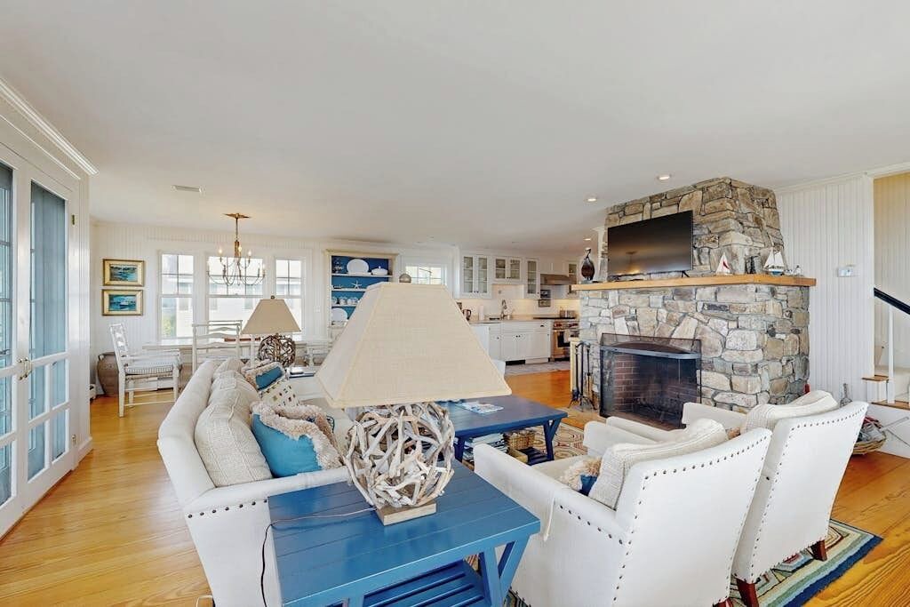 Photo of Livingroom in Ocean Point