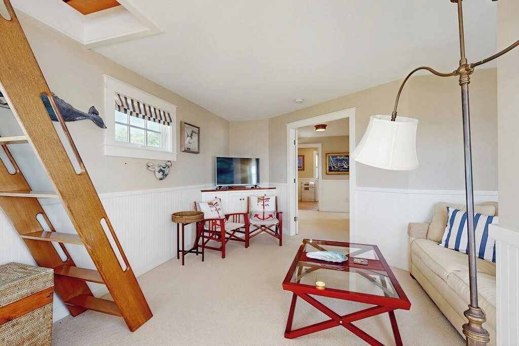 Photo of Livingroom in Ocean Point
