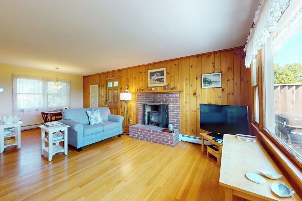 Photo of Livingroom in Castine