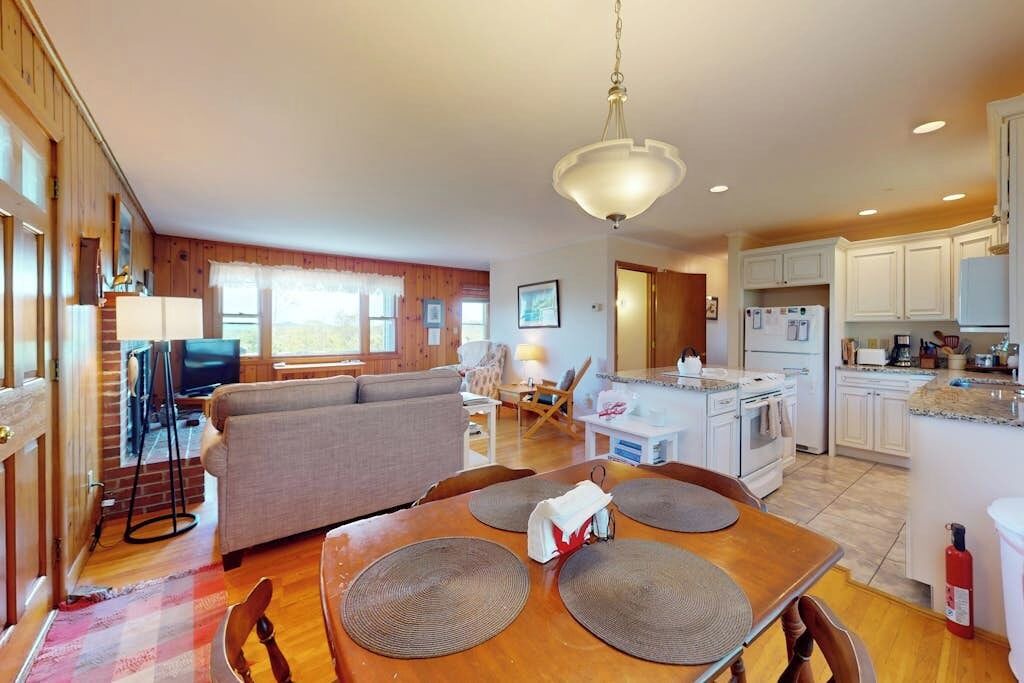 Photo of Livingroom in Castine
