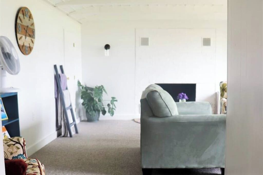 Photo of Livingroom in New Harbor