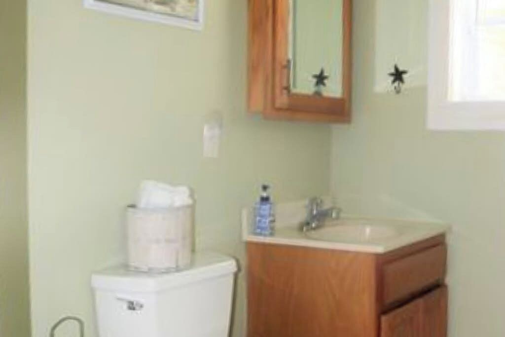 Photo of Bathroom in New Harbor