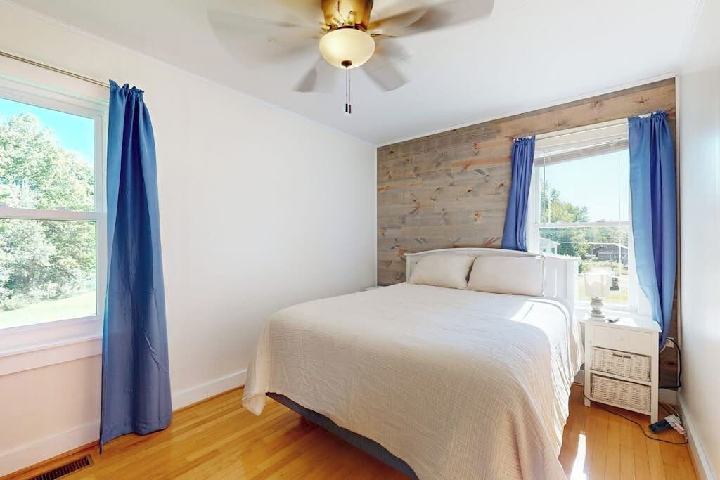 Photo of Bedroom in Ellsworth
