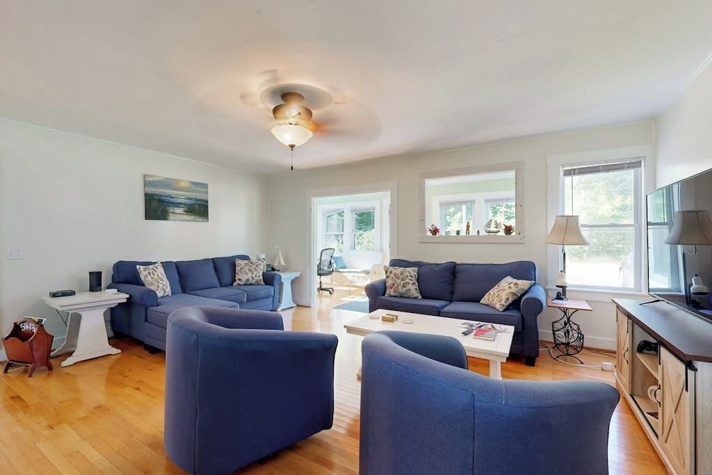 Photo of Livingroom in Ellsworth